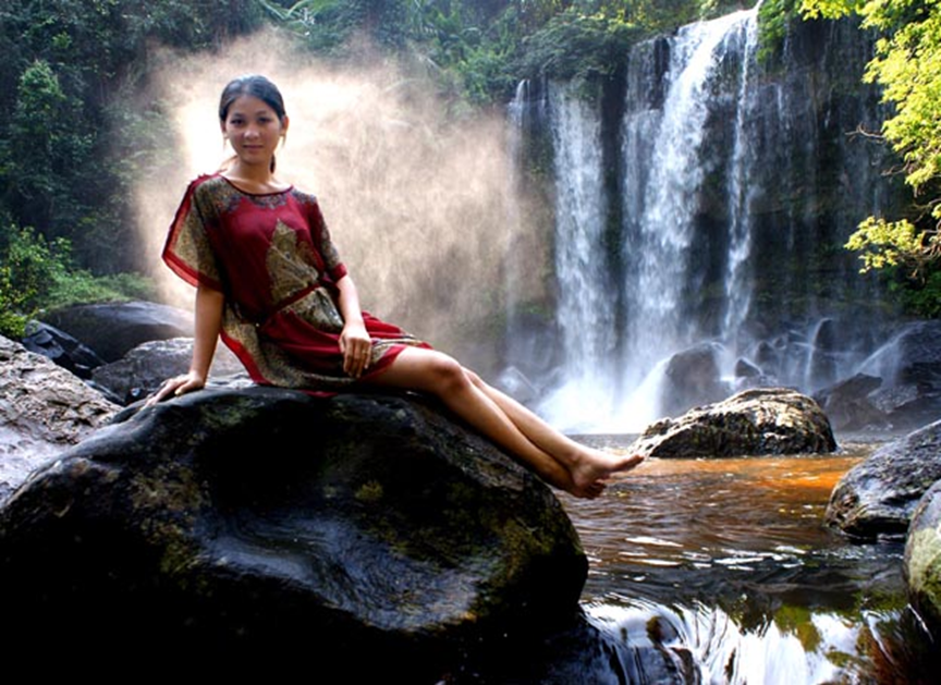 http://www.canyonsworldwide.com/canyonlovers/cambodia/pictures/cambodia_Canyon_fairy.png